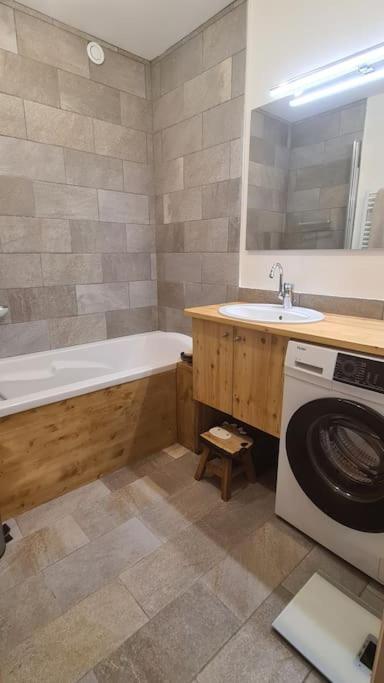 Les Du Monetier: Charming Prestige In Village Heart Apartment Le Monetier-les-Bains