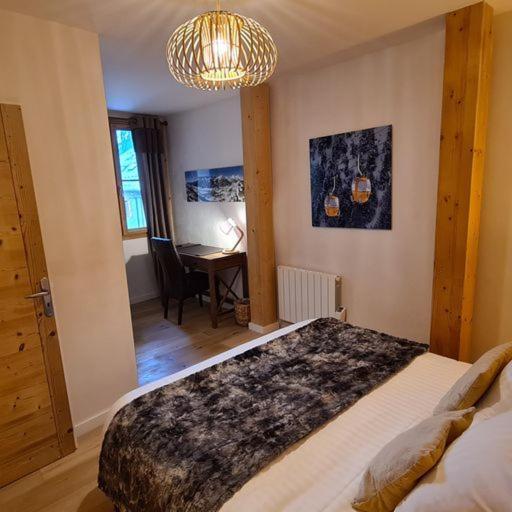 Les Du Monetier, Alliant Le Charme Et L'authenticite D'un De Prestige Au Coeur Du Village Le Monêtier-les-Bains